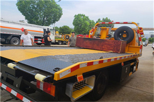 旌阳区附近拖车电话号码服务